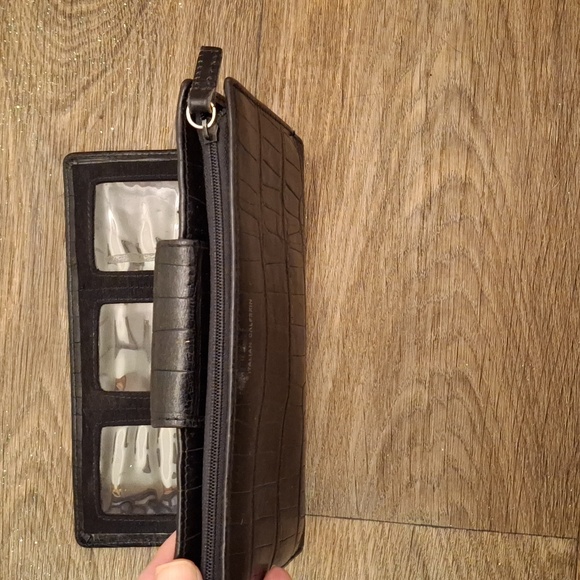 Mundi Black Italian Calfskin Leather 10 Card Slot Zippered Compartment Wallet. - Picture 7 of 10